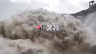 ফারাক্কার ১০৯ গেট খুলে দিল ভারত   India Farakka Barrage  Flood News