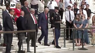 Trump visits Arlington Cemetery on 3rd anniversary of Afghanistan attack