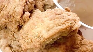 ANG SIKRETO SA MASARAP NA FRIED CHICKEN AT GRAVY _ Jollibee Style Fried Chicken