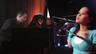 Ela Emocionou O Mundo Com A Sua AdoraçãoÉ ArrepianteA