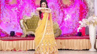 Best engagement dance performance by bride KAJALIO Rajasthani dance by Saumya Sharma