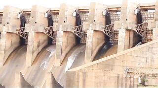 ফারাক্কা বাঁধের দৃশ্য