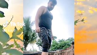 একটু হেসে নিন????