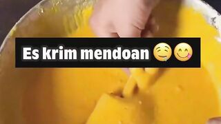 antara menggiurkan sama aneh????????