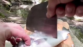 kiremitte hamsili pilav pişirme Cooking rice with anchovies on br...