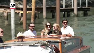 Jolie sails into Venice for ‘Maria’.