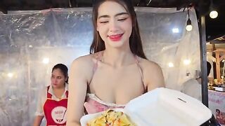 ????????The Most Beautiful Omelette Lady In Vientiane  Laos Street Food