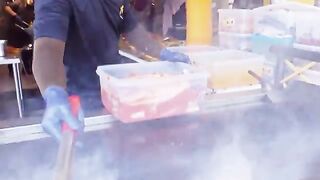 Extremely delicious！Huge Grilled Squid, Grilled Chili Fish on Banana Leaves/