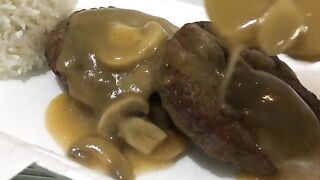 HOW TO MAKE MUSHROOM GRAVY USING CRISPY FRY _ BURGER STEAK TASTES LIKE JOLLIBEE _ GRAVY SAUCE.