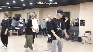 BTS Try Not To Laugh Challenge (Funny Moments) ????