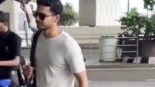 Ishaan Khattar Spotted at Airport #ishaankhattar #short #shorts #trending #viral #bollywood #viralshorts