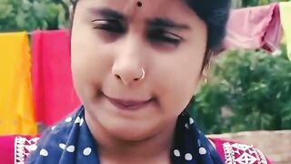 মেয়েদের হাসি দেখলে প্রেমে পড়ে যাবেন