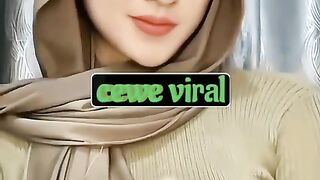 Kamu suka yang mana? Jilbab atau tidak?