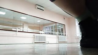 первый раз слушаю полный трек Журек (Adam) #improvisation #svetaelf #реакция #reaction