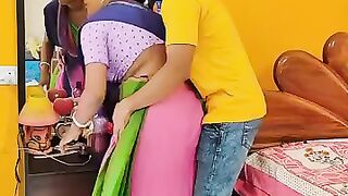 বৌদি  ঠাকুরপোর চার্জ দেওয়া দেয়ি