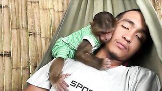 Super smart! CUTIS takes care of dad in the most surprising special way ! 2