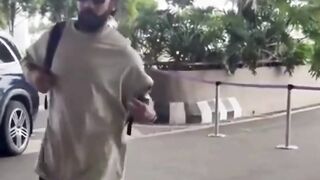 Rajkummar Rao looks stylish in his airport outfit! #rajkummarrao #shorts #viral #youtubeshorts #trending #shortvideo #ytshorts