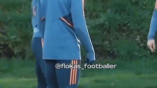 Ronaldo rare skills ⚽???????? #ronaldo #footballskills #football #skills #shorts #viral