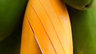 Papaya Cutting Fruit