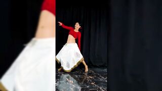 Indian Girl Keshavi Dance 2