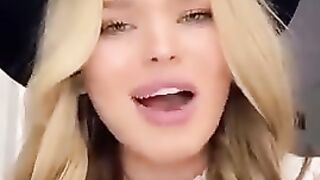 CUTE GIRL SINGING AWESOME