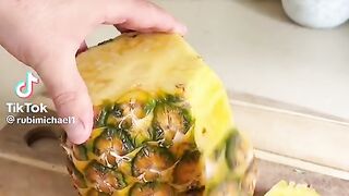 Fresh cutting Pineapple