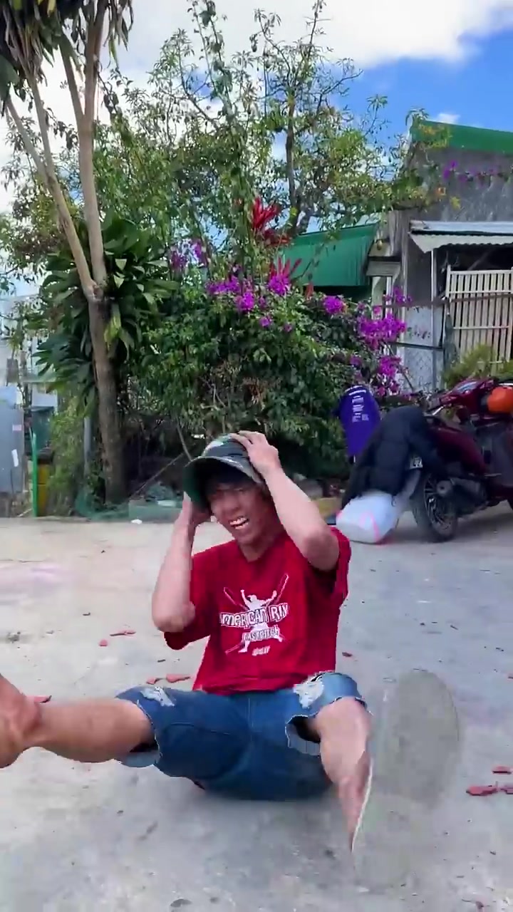 ToRung Comedy- Baby Bear saves Mother