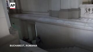 Andrew Tate and his brother Tristan arrive at Romanian court for appeal decision