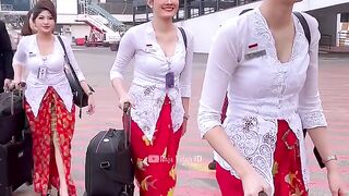 Pramugari2 Cantik Batik Air Indonesia Naik Tangga Menuju