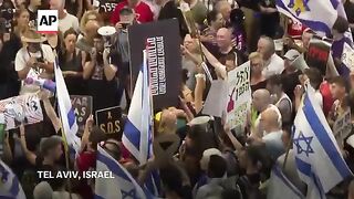 Protesters gather in Tel Aviv again to pressure government to reach a cease-fire deal
