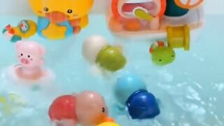 Teman mandi anak kecil