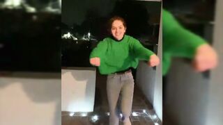 Indian Girl Kareena Singh Dance 2