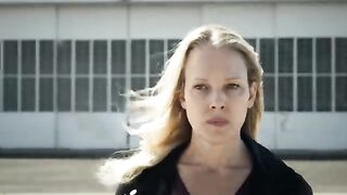 S.W.A.T Eliminate Criminals Who Hijacked A Plane - S.W.A.T 5x19