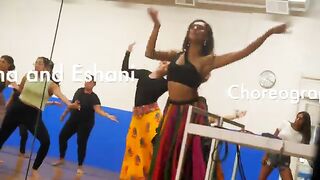 Dholida x Radha Kaise - Navratri Class Choreography  Meghna & Eshani