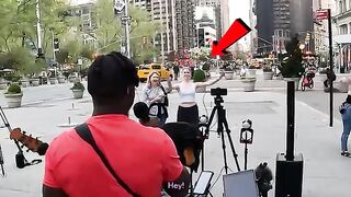 Proud Mom Watches Daughter’s First Time Singing on the Street