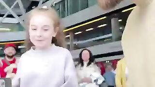 This 6 years old girl almost made me cry