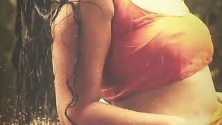 Awesome Girl Dance in the Rain