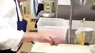 How To Slice Tomatoes PROPERLY