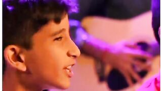 Main hi q ishq zahr krn to b kbhi bol dy......Indian Song