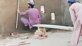Pakistanio ki kaam dekho zara
