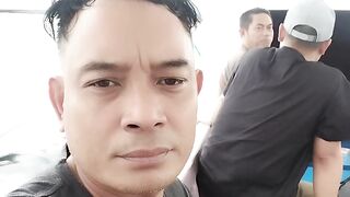 berperahu bersama