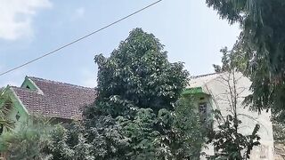 lomba masukkan paku dalam botol