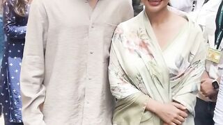 Rajkummar Rao Visits Lalbaghcha Raja with wife Patralekhaa Viral Masti Bollywood