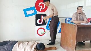 Murid tertidur pulas dikelas