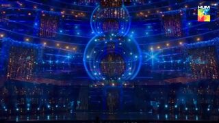 Atif_Aslam___Hania_Aamir___Amazing_Performance___Kashmir_6th_HUM_Awards___HUM_TV(1080p).