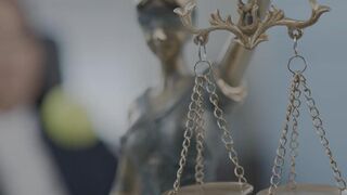 Слушается дело об убийстве.