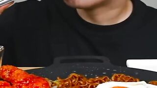 Food challenges eating