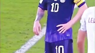 Messi ignores lewandowski????