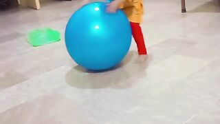 Birrah Fátima playing