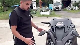 خداو ليا جواز السفر بأسباب لمطور ????????‍♂️. رفع